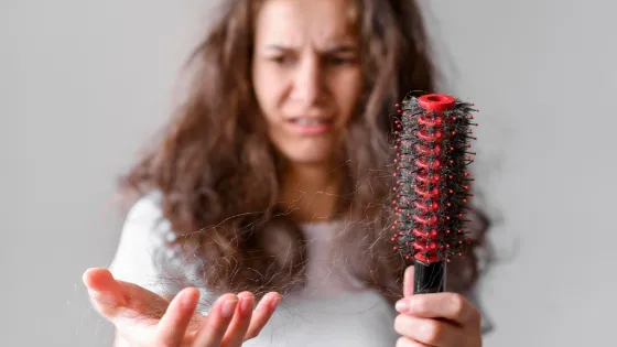 En este momento estás viendo Prevenir la caída del cabello – Solución para el crecimiento del cabello